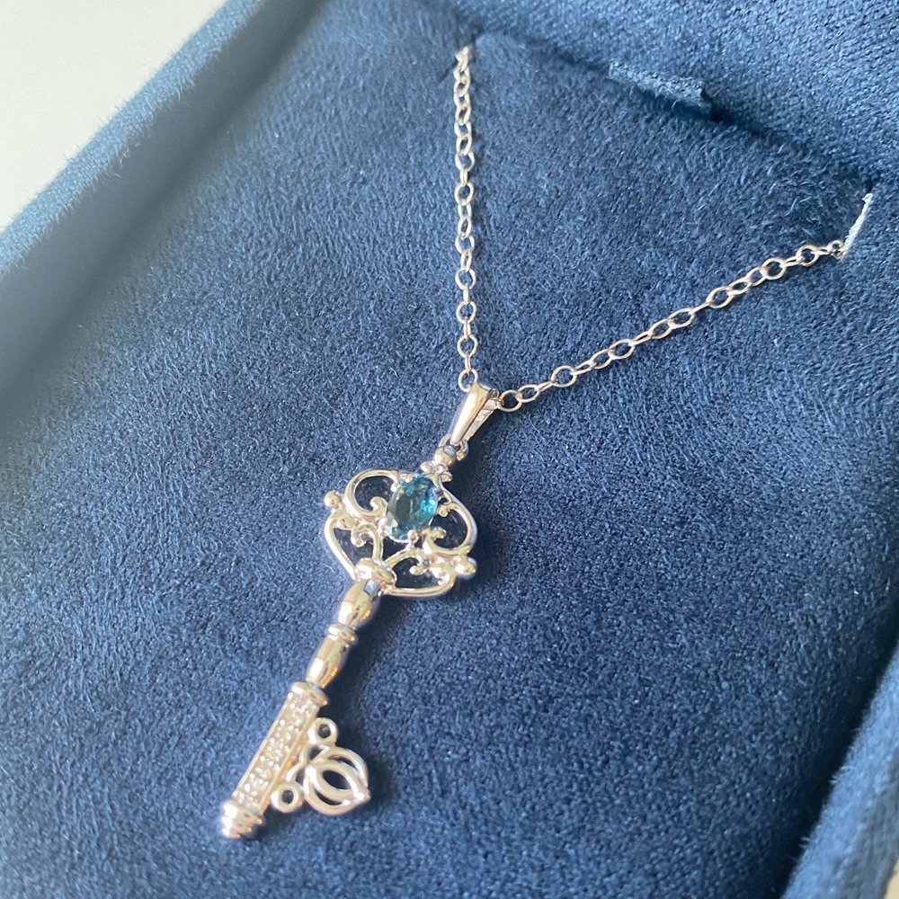Enchanted Disney Fine Jewelry Cinderella diamond and silver adjustable necklace